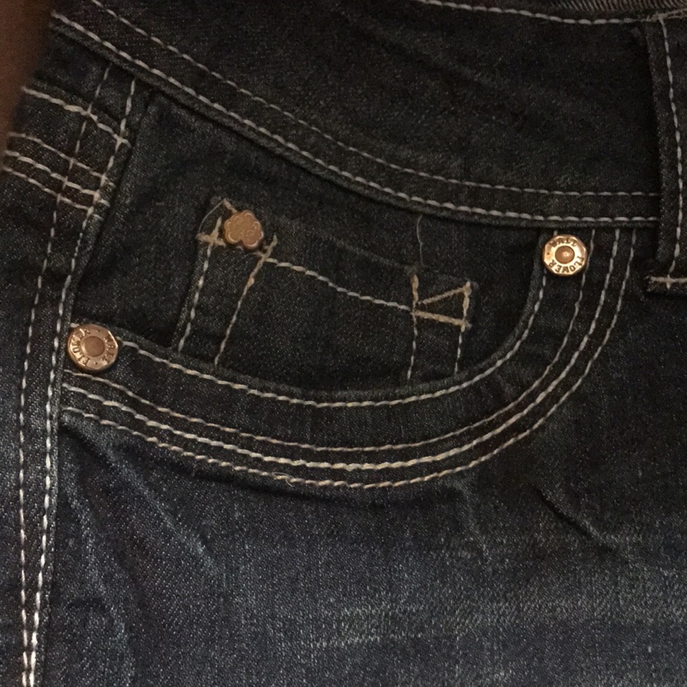 Wall Flower Shorts - Picture 9 of 12